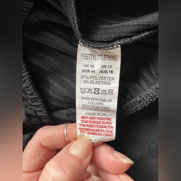 PrettyLittleThing Button top Black Bodysuit! Excellent Condition! Size 12 USA - Picture 10 of 12